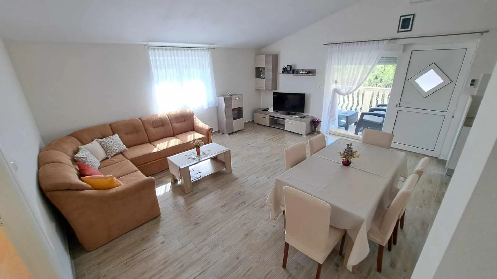 Apertment Kiki Apartment Starigrad Paklenica 0*,  Croatia